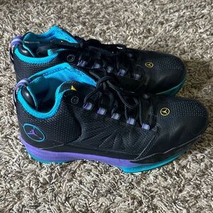 Nike Air Jordan CP3 428821 Men’s 7.5Black Teal Purple Athletic Shoes